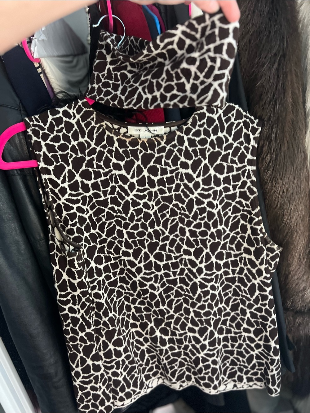 St. John Girls Black and Cream Patterned Sleeveless Tank